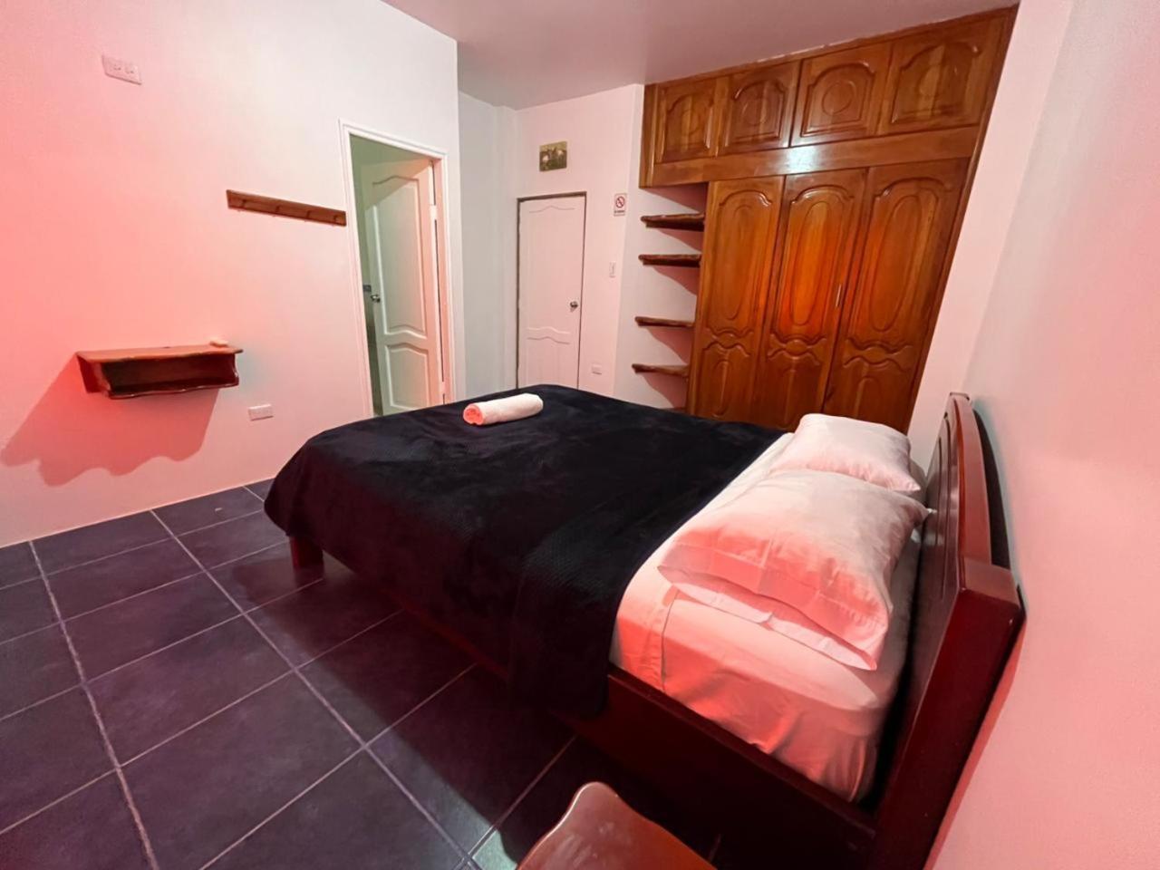 Hostal Neptuno - Poseidon Puerto Villamil Ngoại thất bức ảnh