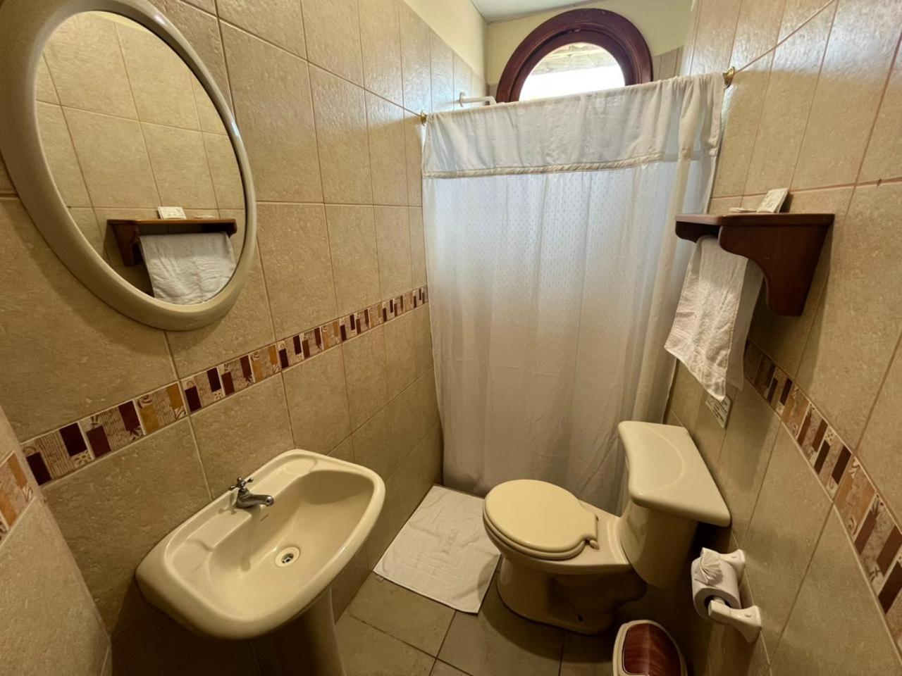 Hostal Neptuno - Poseidon Puerto Villamil Ngoại thất bức ảnh