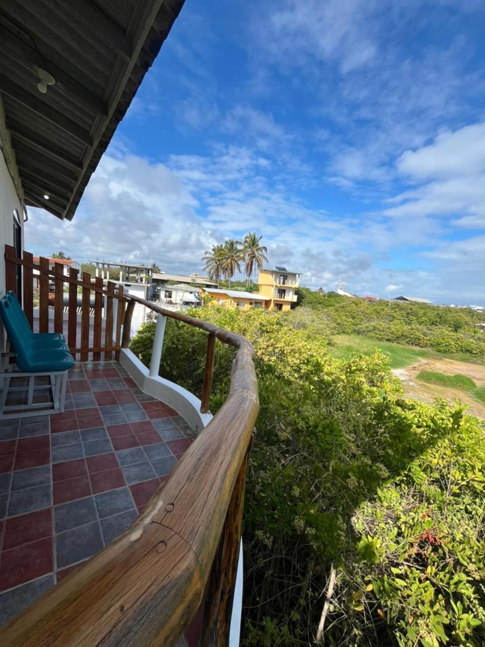 Hostal Neptuno - Poseidon Puerto Villamil Ngoại thất bức ảnh