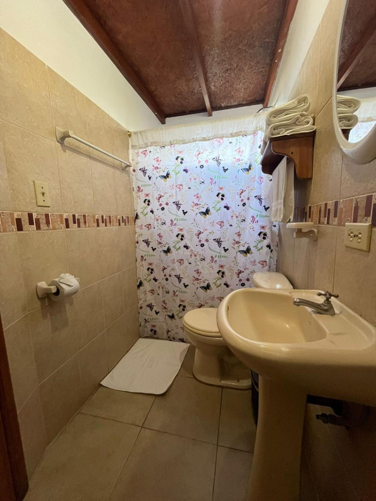 Hostal Neptuno - Poseidon Puerto Villamil Ngoại thất bức ảnh