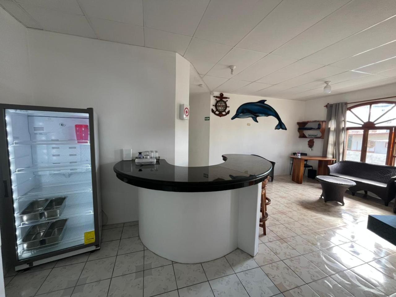 Hostal Neptuno - Poseidon Puerto Villamil Ngoại thất bức ảnh